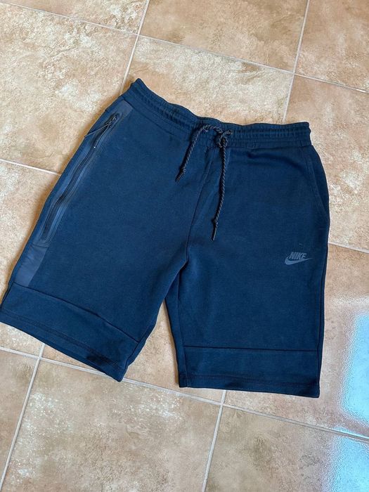 Чоловічі шорти Nike Tech Fleece