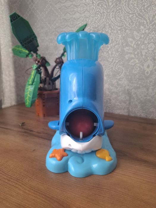 Іграшка музична Bright Starts "Silly Spout Whale Popper"