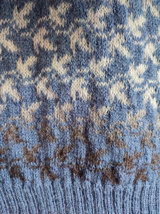 Жіночій в'язаний светр, ручна робота