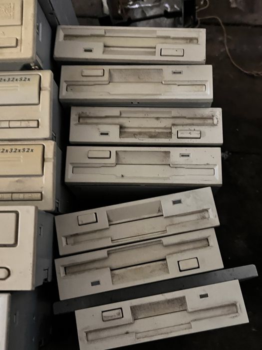 Дисковод СД привод