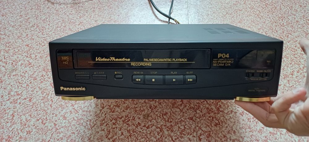 Видеоплеер Panasonic та 3 кассети