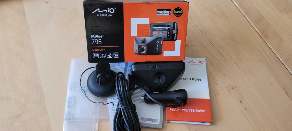 Wideorejestrator Mio MiVue 795 Dash cam