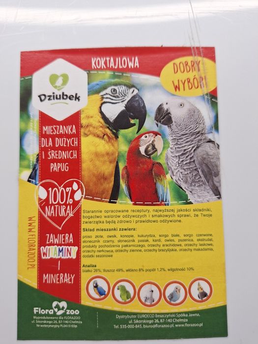 Nowe wiaderko z karmą dla papugi