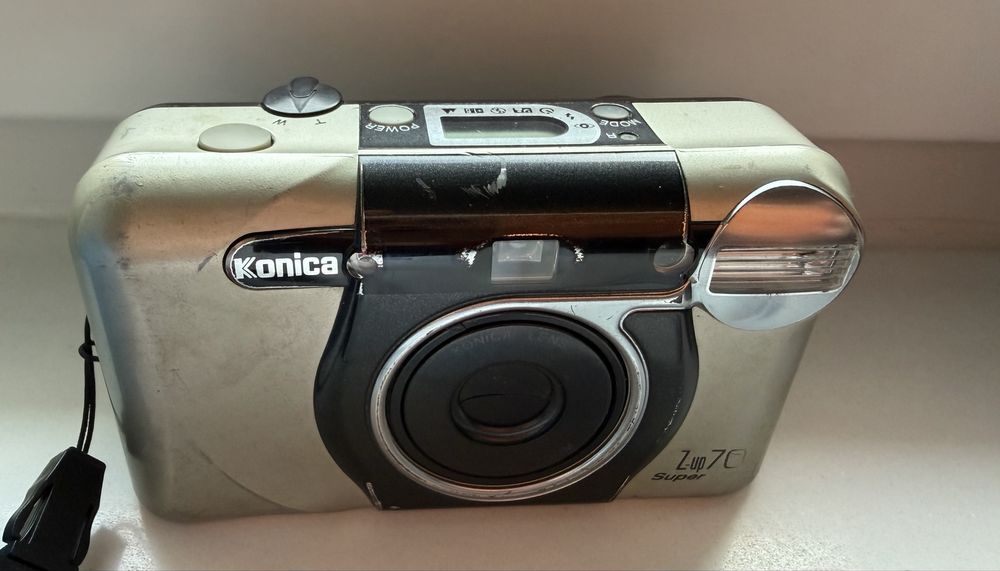 Aparat fotograficzny Konica Z-up 70 super