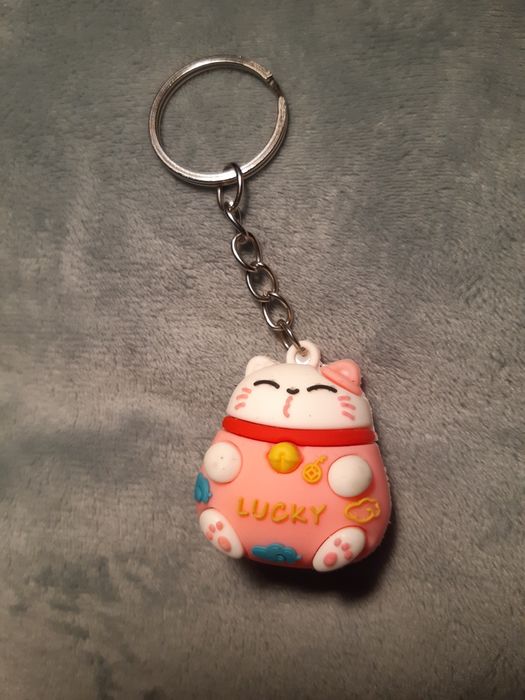 Brelok breloczek talizman amulet maneki neko chiński kotek Nowy