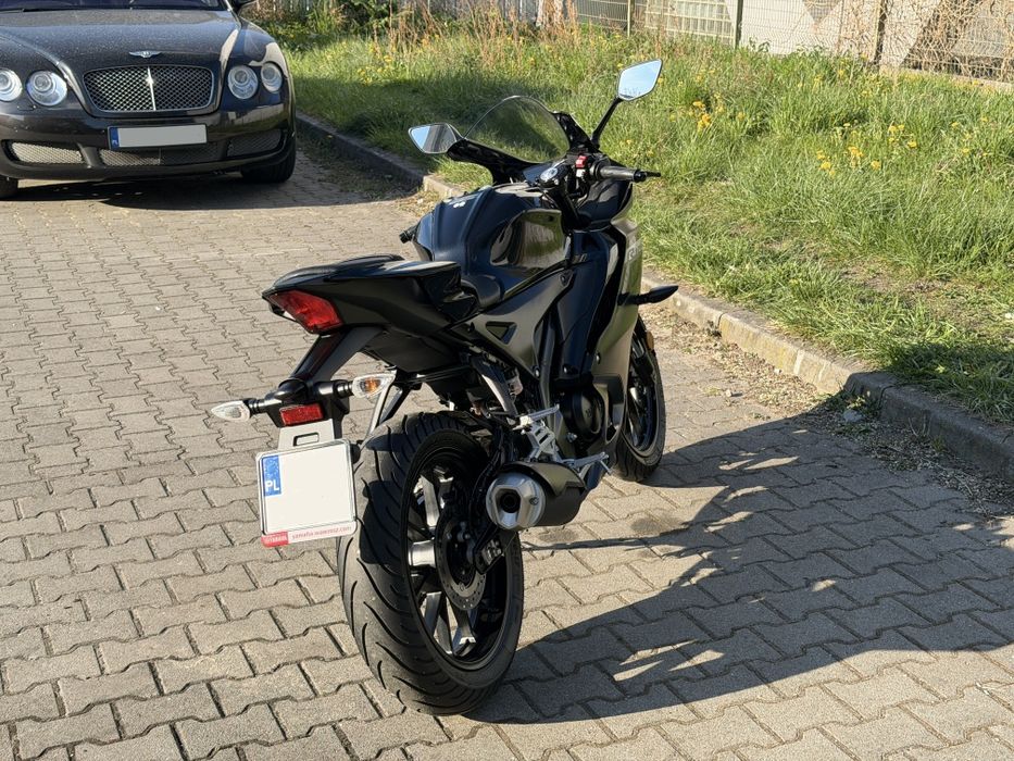 Yamaha R125 salonowe z polski bezwypadkowe  ok1400km  przebiegu