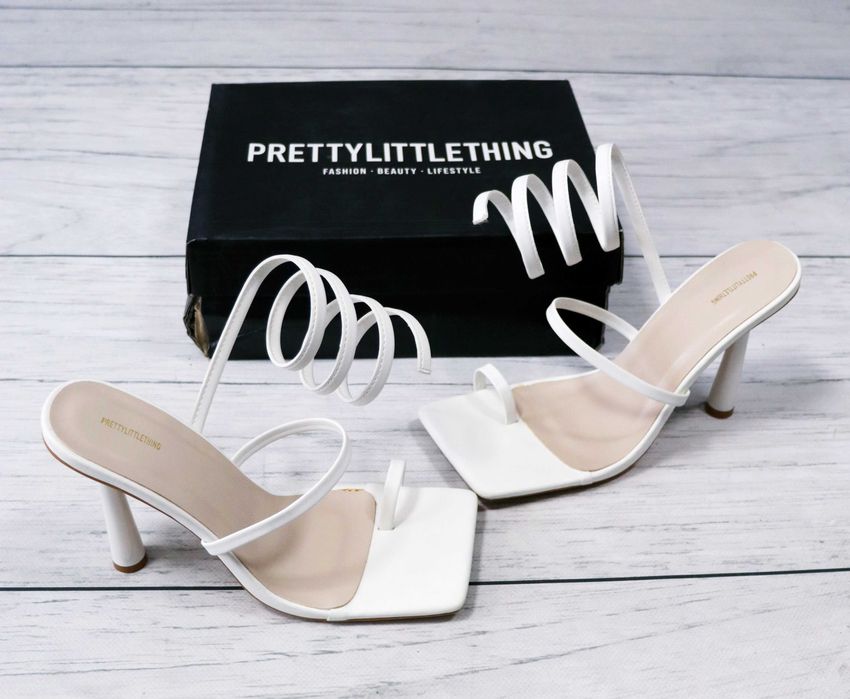 Białe sandały ze spiralą PLT PrettyLittleThing r. 38