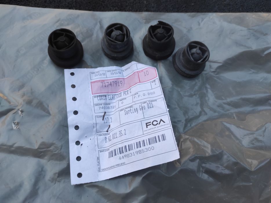Material diverso Alfa Romeo 159.