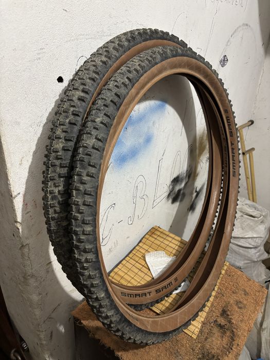 Shwalbe smart sam 29x2.6 than wall