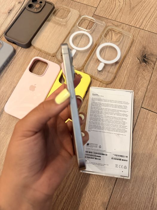 Sprzedam iphone 15 pro  bateria 77