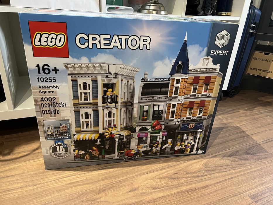 Lego 10255 Assembly square