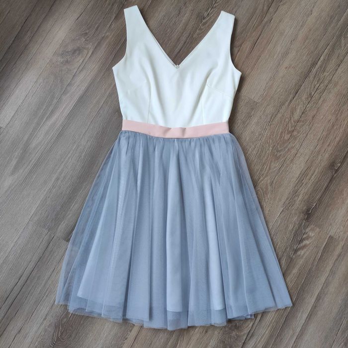 Sukienka z tiulem roz. 34