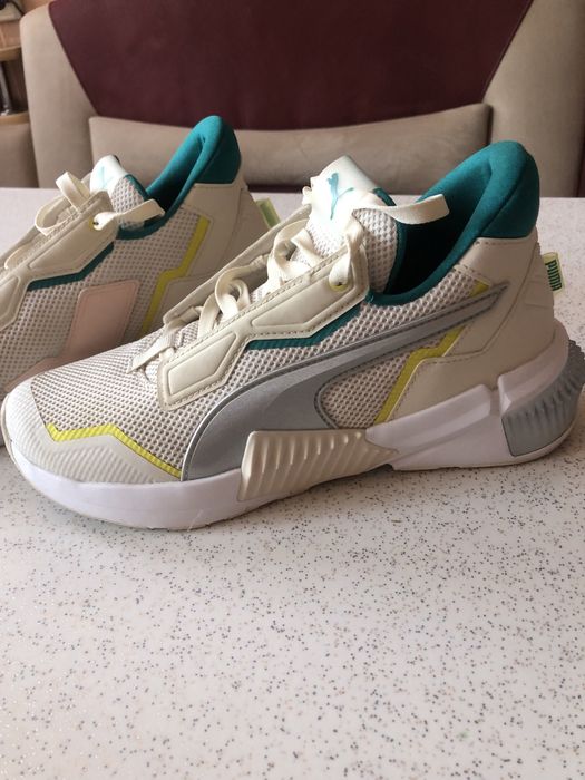 Продам  красовки  2000