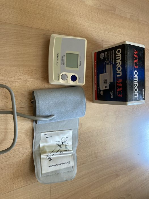 OMRON Ciśnieniomierz ramieniowy MX3