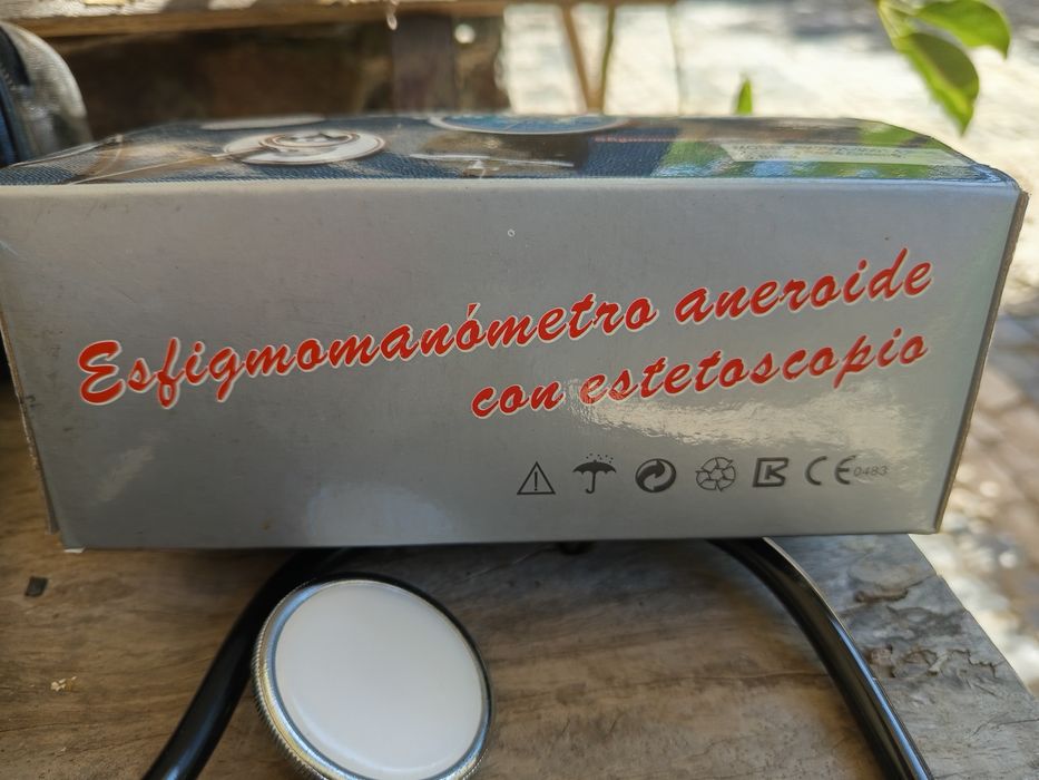 Medidor de tensões manual + estetoscópio