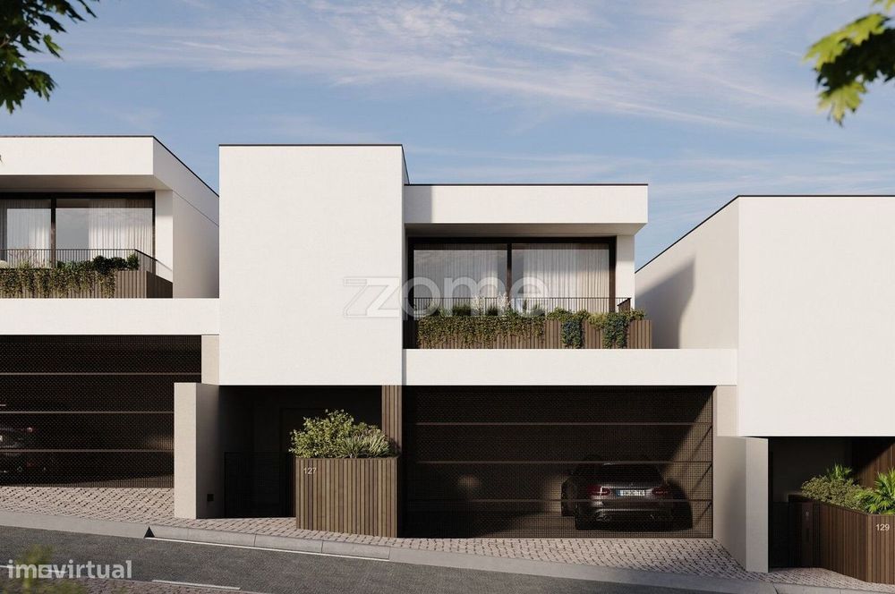 Terreno com projeto aprovado para 5 moradias.