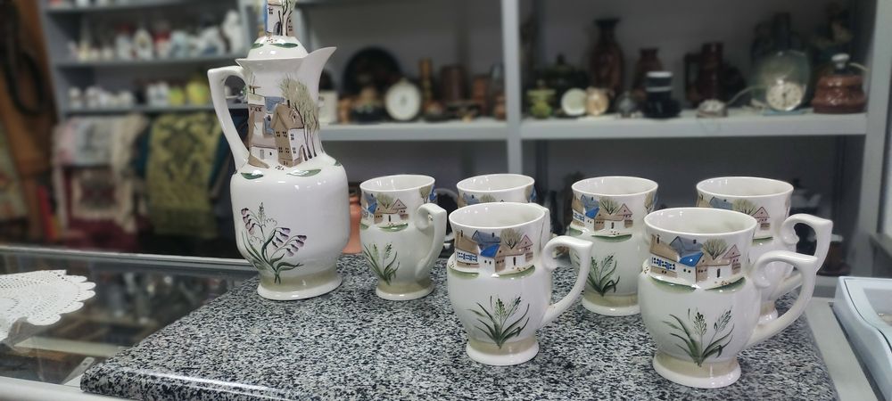 Молочник фаянсовий з чашками