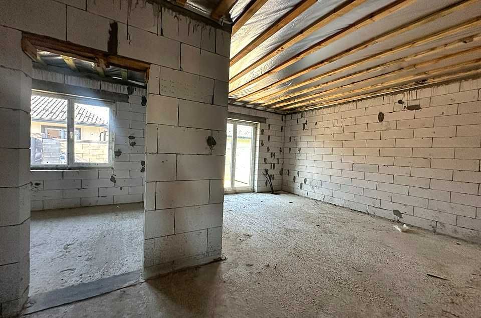 Одноповерховий триплекс у Ворзелі!Закрите Котеджне містечко.БЕЗкомісії