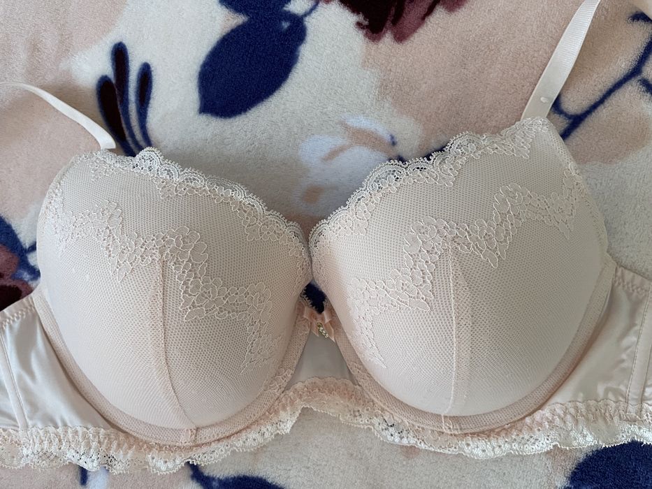 Biustonosz push up AGIO rozmiar 65 F