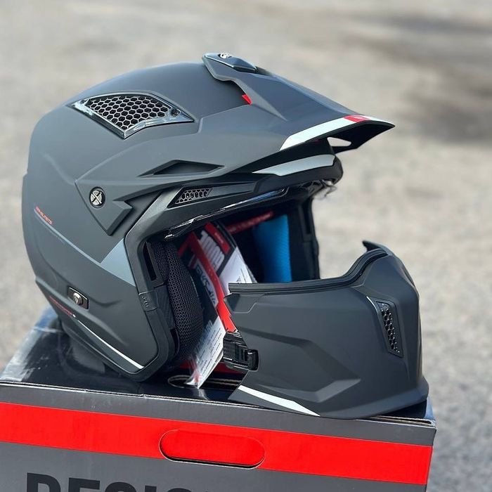 Мото шолом MT helmets streetfighter sv s шлем стрітфайтер чорний мат