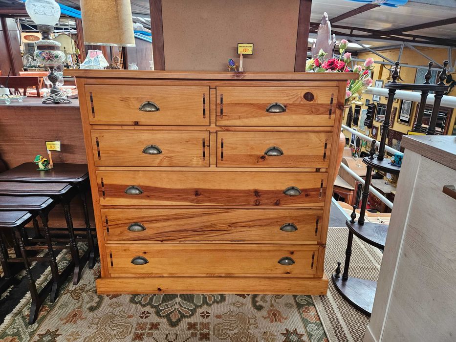 Enorme cómoda em madeira maciça - óptimo estad