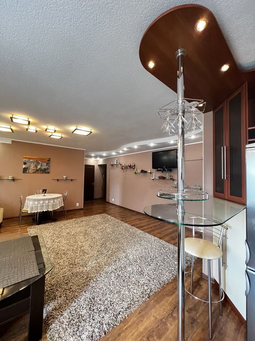 В Продажу 3 к к -студія в Центрі/ 6а Слобідська