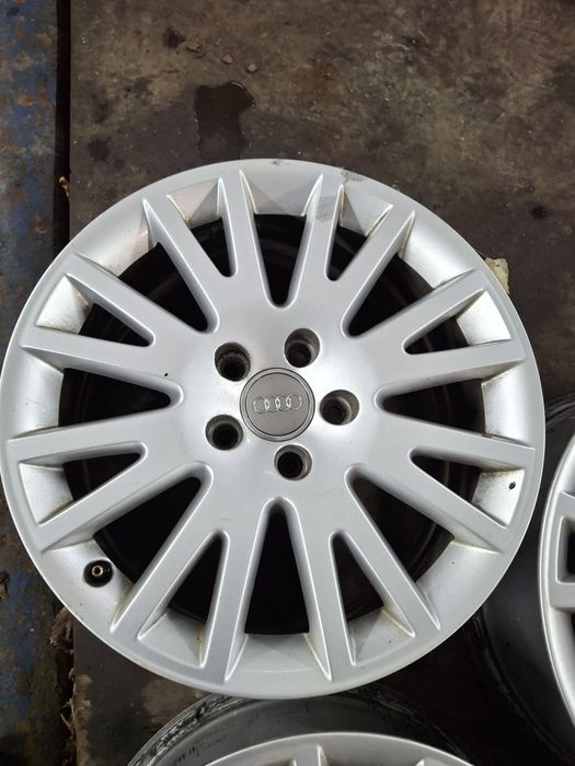 Диски audi 7jx17x112  et42  4шт. Рівні не варені.