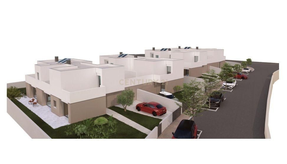 Newly Built T4 Detached House
