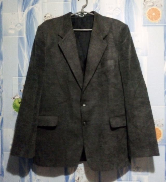 Продам мужские пиджаки-46,50,52 р-ров