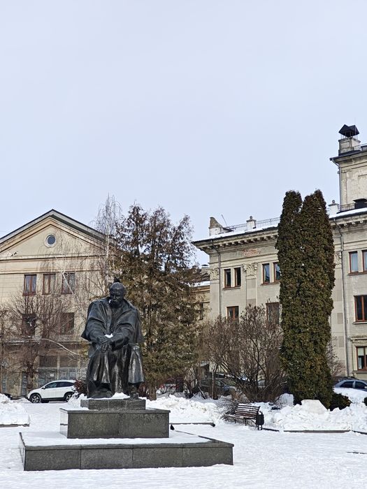 Оренда велика квартира в центрі міста.