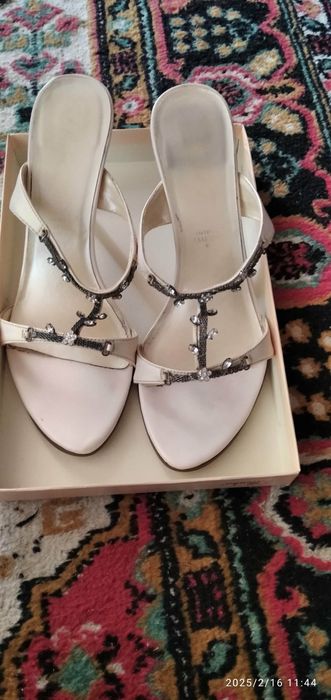 Босоножки женские