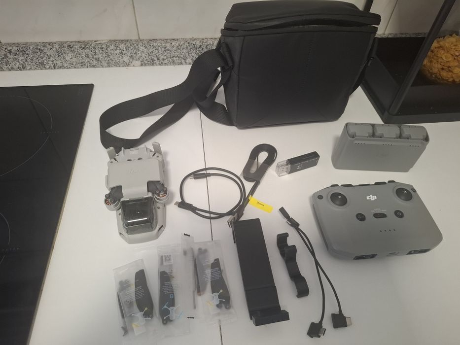 Vendo Dji Mini 2 SE fly more combo