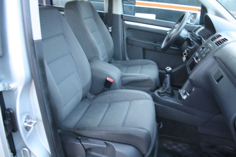 vw touran,2003r,2.0tdi,7 osób,ładny