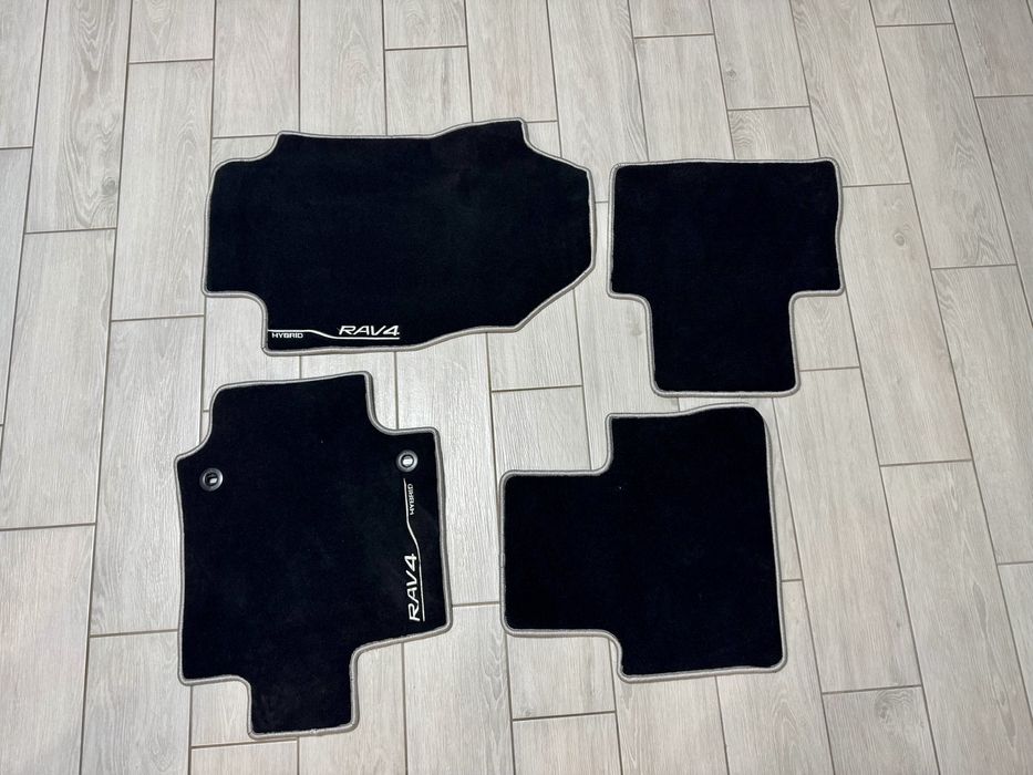 Килимки Toyota RAV4 нові
