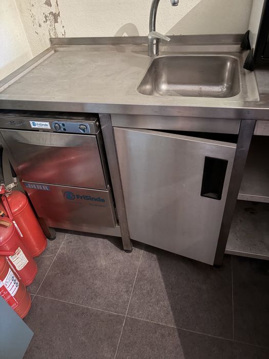 Balcão em inox com pio