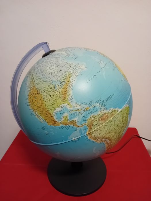 Globo Terrestre iluminação