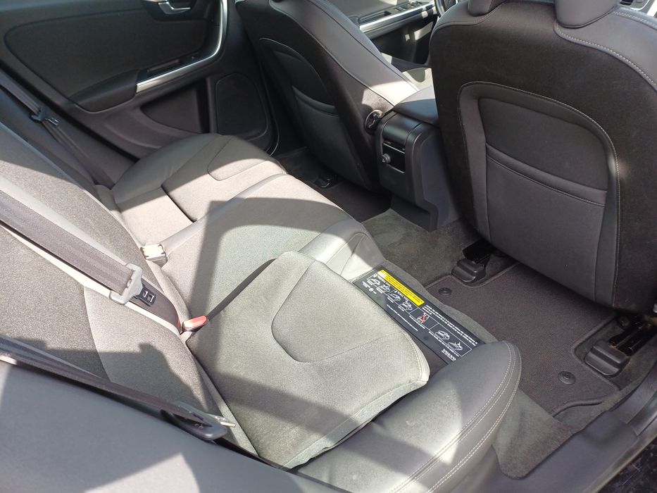 Volvo V60 D2 Momentum Powershift