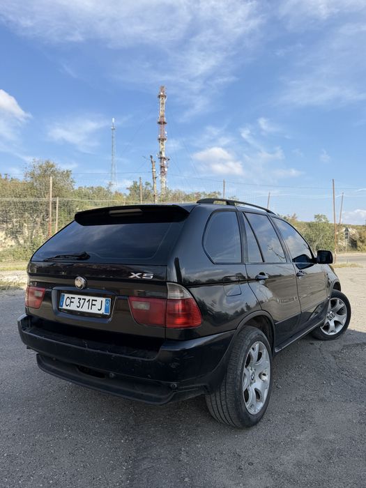 Автомобіль BMW X5