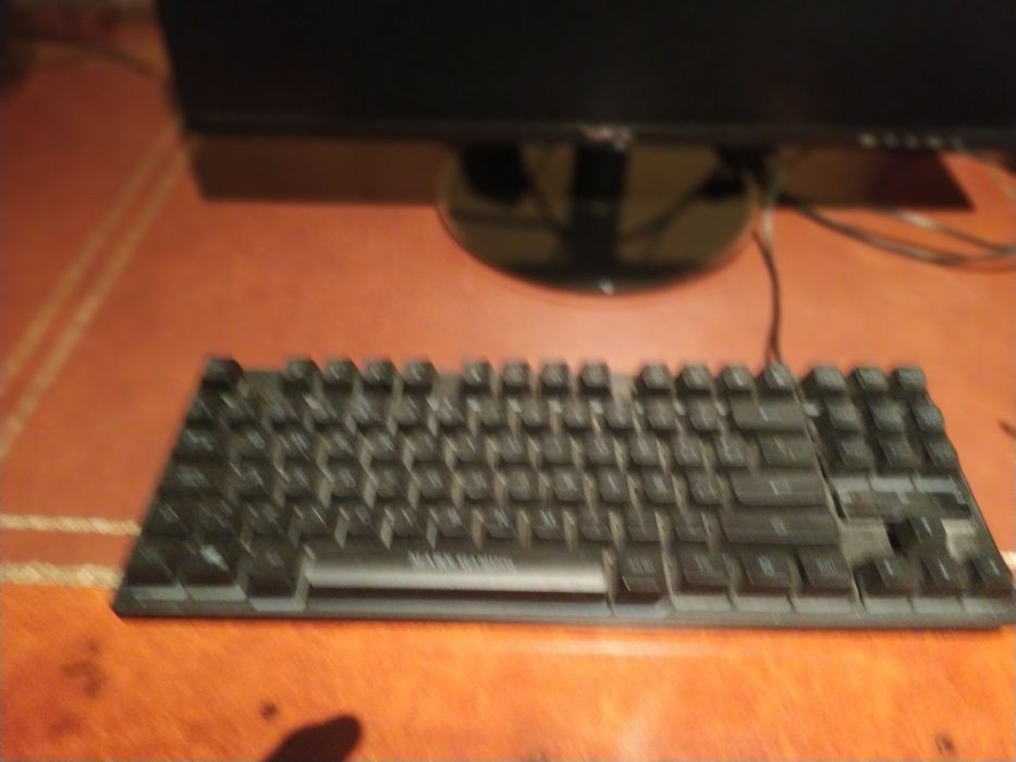 Computador fixo a funcionar