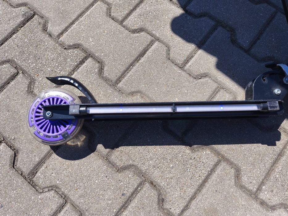 Hulajnoga Nils Extreme LED