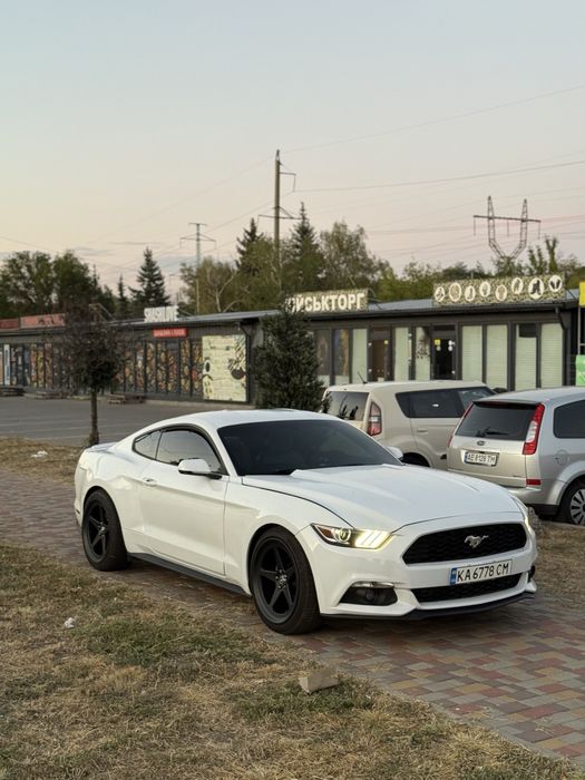 Ford Mustand / 2.3 Turbo