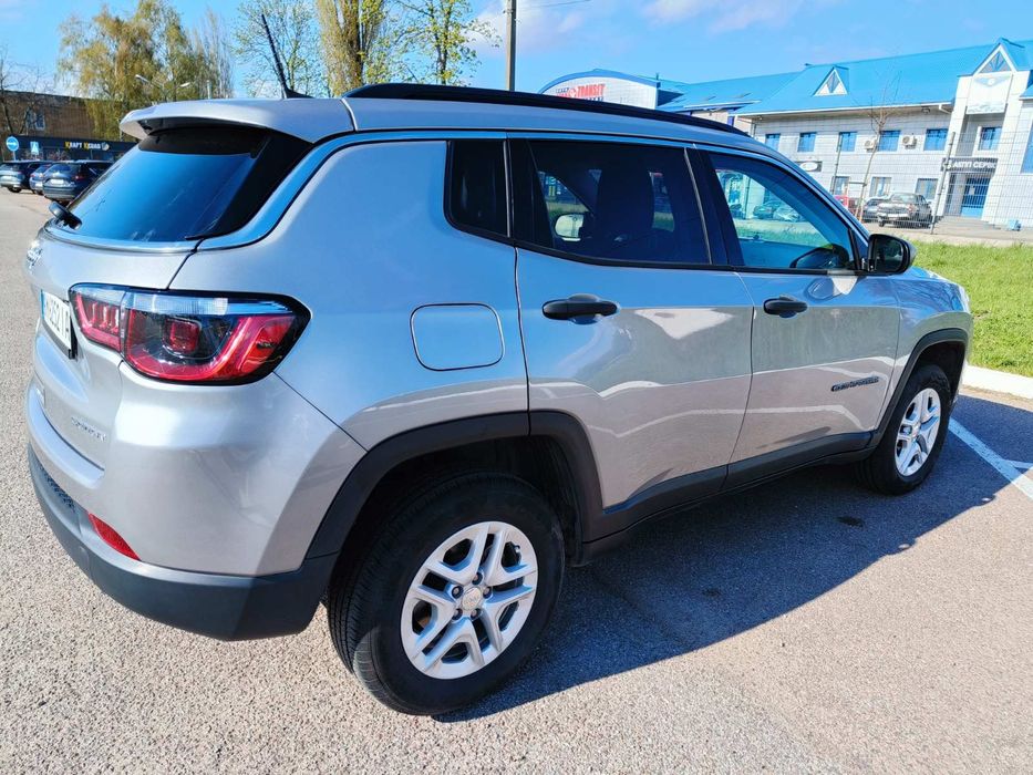 Продам Jeep Compass  Sport (4*4)2021року  2.4L бензин