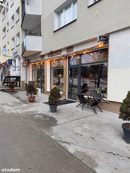 Lokal na wynajem w centrum - parter z witryną