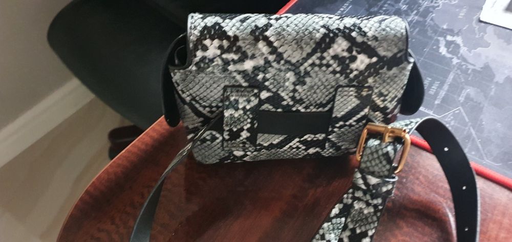 Saszetka nerka imitacja węża