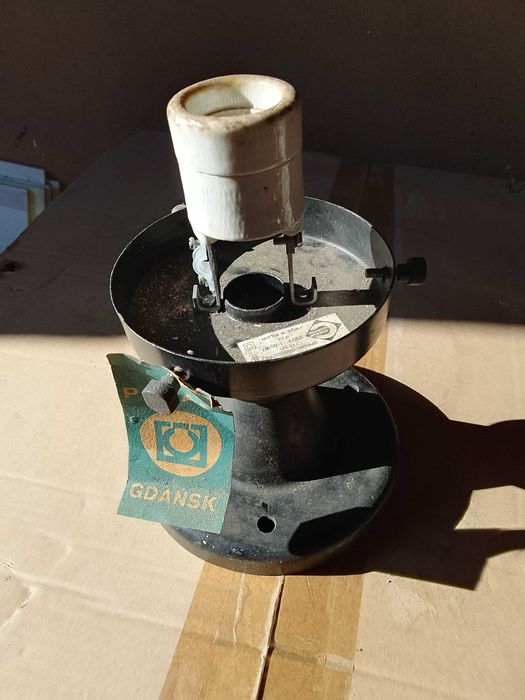 nieużywana lampa przemysłowa  - POLAMP Gdańsk vintage prl