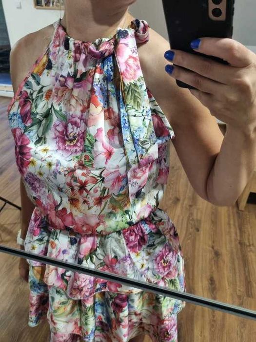 Piękna sukienka Mosquito