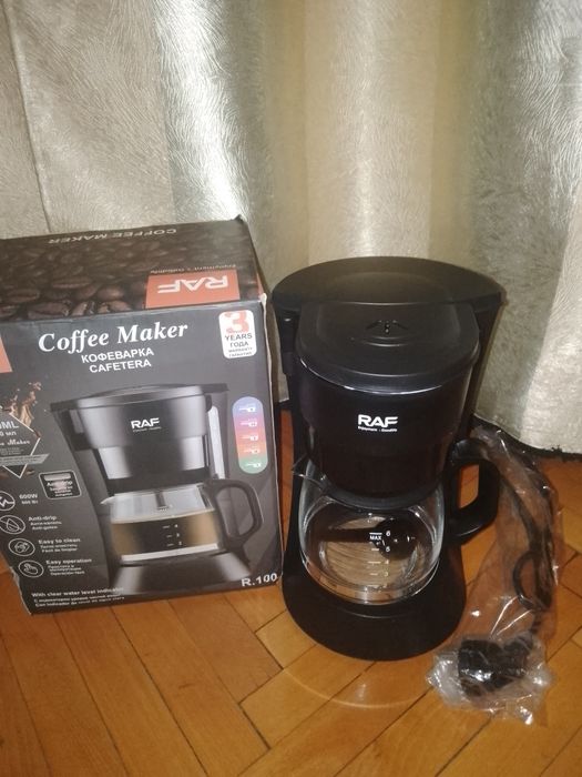 Капельная кофеварка RAF R.100. Новая.