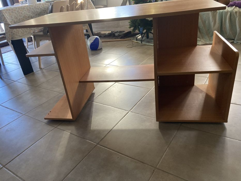 Secretária castanha