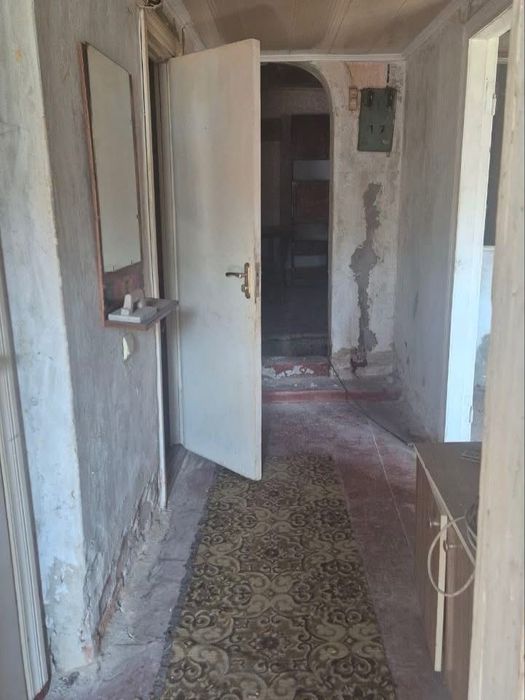 Продаж частини будинку під реконструкцію в центрі міста