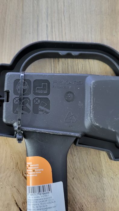 Siekiera fiskars A10